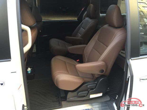 2017款丰田塞纳3.5L四驱大空间舒适商务新行情配置车型 详解