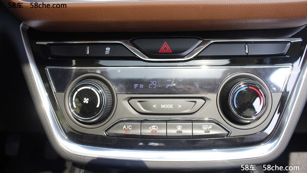 五菱宏光S3静态体验 内饰让人惊喜实拍