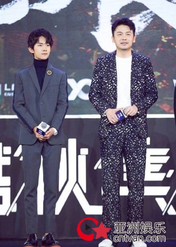 雷佳音易烊千玺同框 真假易烊千玺合作新剧！