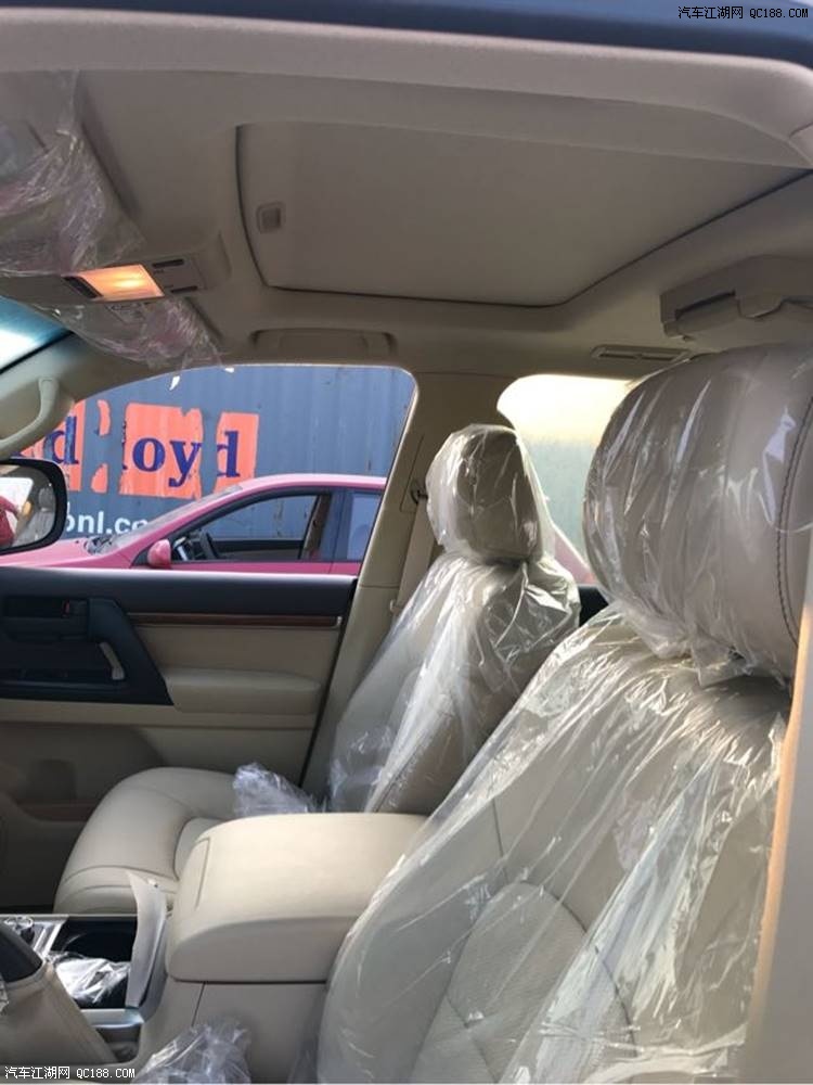 平行进口丰田陆地巡洋舰中东版车身报价