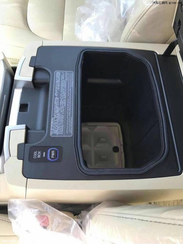 平行进口丰田陆地巡洋舰中东版车身报价