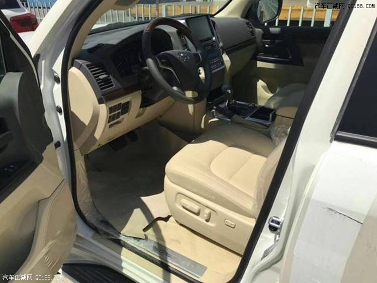 平行进口丰田陆地巡洋舰中东版车身报价