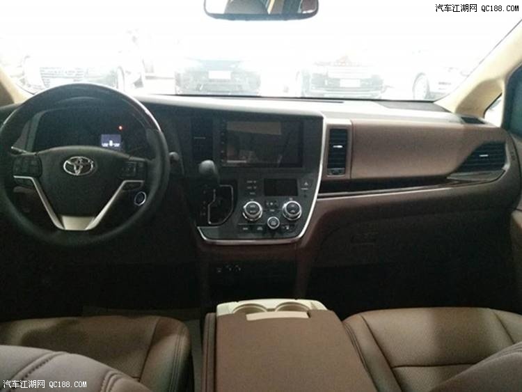 17款丰田塞纳两驱/四驱加版配置详细介绍