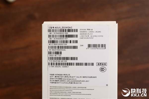 华硕ZenFone 4 Selfie Pro开箱图赏:首款前置双摄