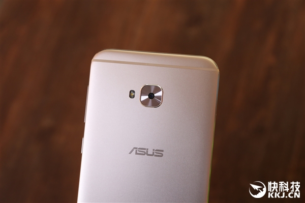 华硕ZenFone 4 Selfie Pro开箱图赏:首款前置双摄