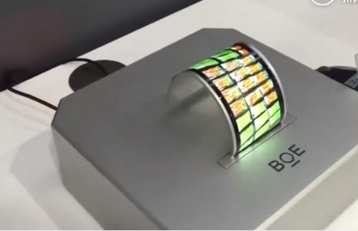 打破垄断!京东方展示逆天柔性AMOLED屏:国产手机福音