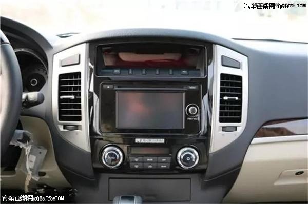 17款三菱帕杰罗3.8L V6 GLS中东版价格