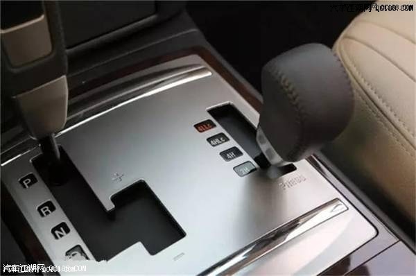 17款三菱帕杰罗3.8L V6 GLS中东版价格