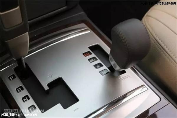 17款三菱帕杰罗3.8L V6 GLS中东版价格