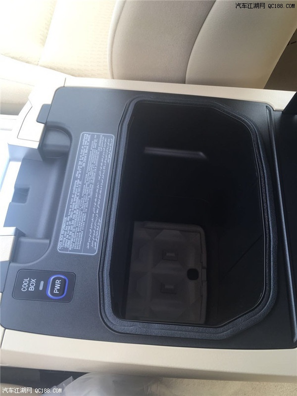 2017款酷路泽4000中东版城市越野车价格