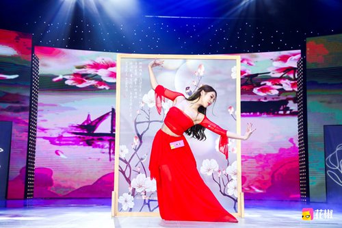 她比赵丽颖美，比蔡依林会跳舞，却因为一件事被学生妹比下去，真相令人唏嘘…