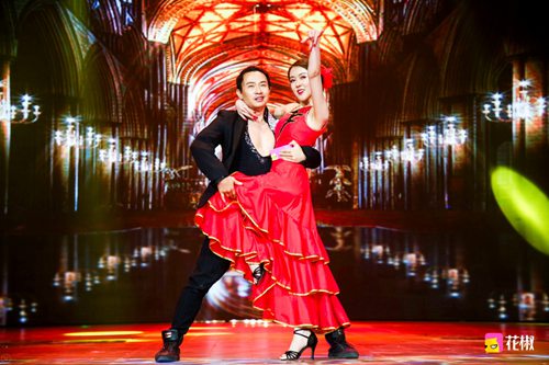 她比赵丽颖美，比蔡依林会跳舞，却因为一件事被学生妹比下去，真相令人唏嘘…