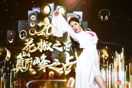 她比赵丽颖美，比蔡依林会跳舞，却因为一件事被学生妹比下去，真相令人唏嘘…