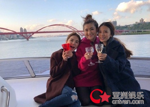 SHE姐妹合体为Selina庆生 有些友情历久弥新！