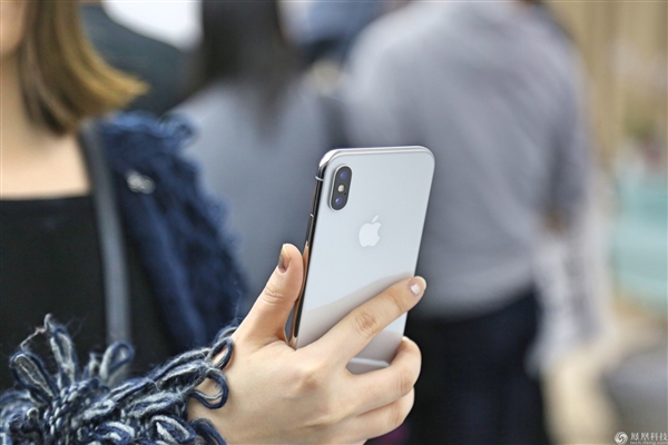 iPhone X国行海量图赏:大刘海真没法忍