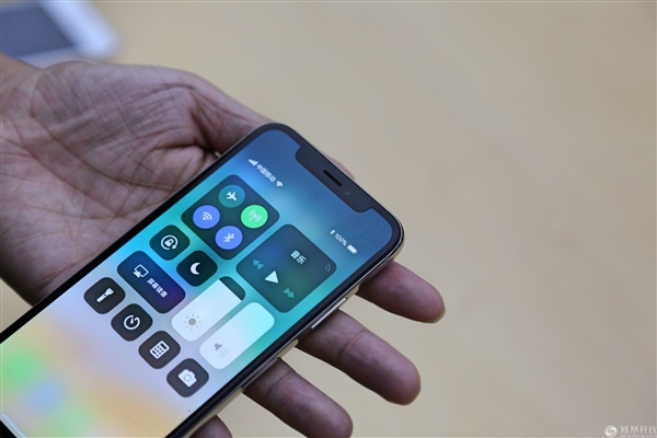 iPhone X国行海量图赏:大刘海真没法忍