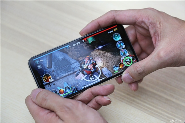 iPhone X国行海量图赏:大刘海真没法忍