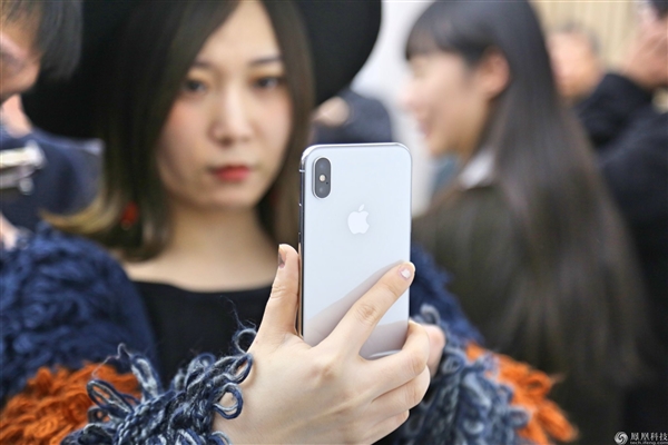 iPhone X国行海量图赏:大刘海真没法忍