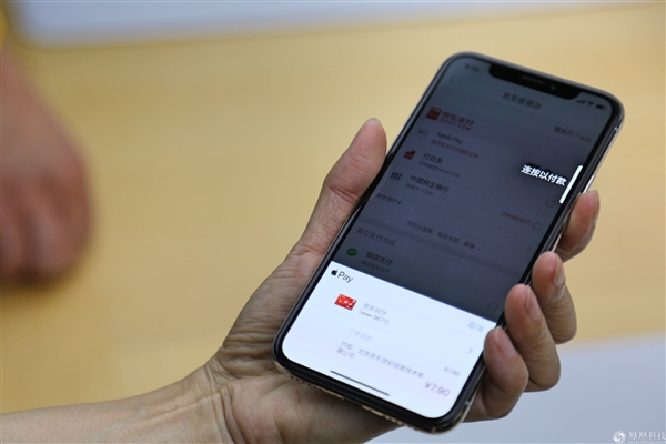 iPhone X国行海量图赏:大刘海真没法忍