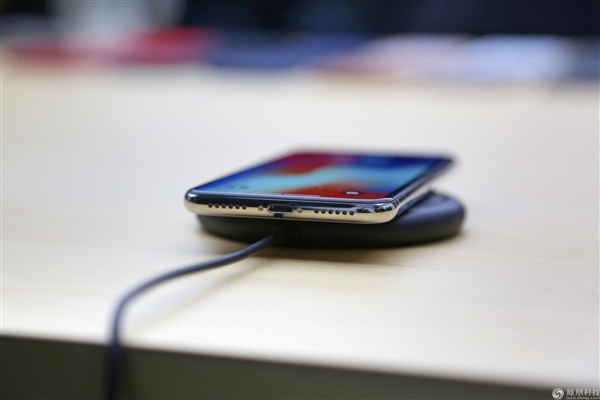 iPhone X国行海量图赏:大刘海真没法忍