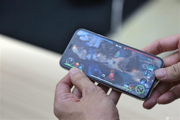 iPhone X国行海量图赏:大刘海真没法忍