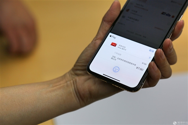 iPhone X国行海量图赏:大刘海真没法忍