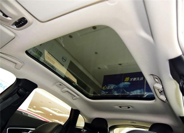 配置升级 2018款沃尔沃V40上市 售22.99-27.99万