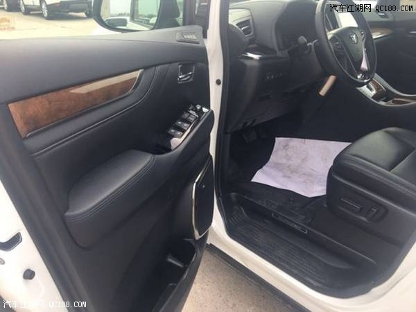 18款丰田埃尔法中东版豪华商务MPV报价