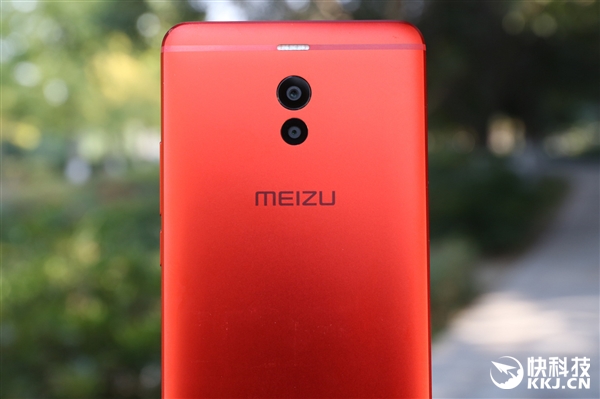 魅蓝Note 6猩焰红开箱图赏：千元机颜值巅峰