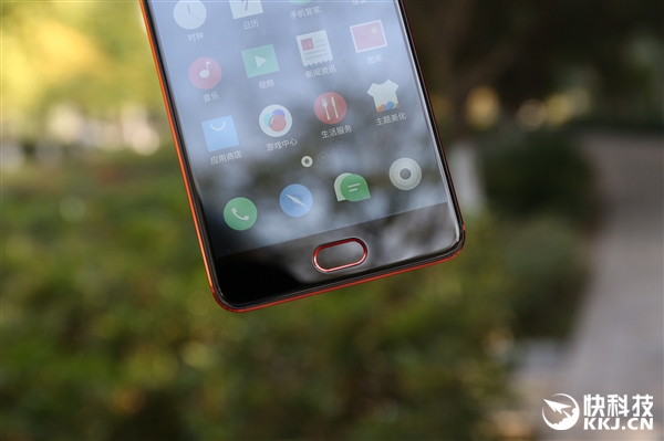 魅蓝Note 6猩焰红开箱图赏：千元机颜值巅峰