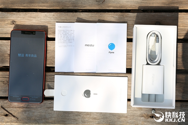 魅蓝Note 6猩焰红开箱图赏：千元机颜值巅峰