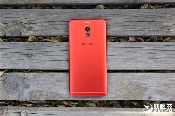 魅蓝Note 6猩焰红开箱图赏：千元机颜值巅峰