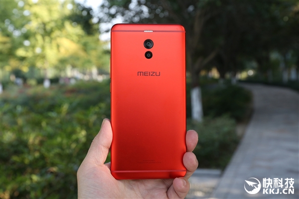 魅蓝Note 6猩焰红开箱图赏：千元机颜值巅峰