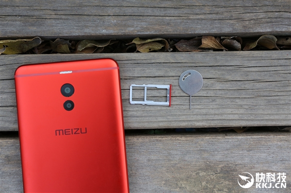 魅蓝Note 6猩焰红开箱图赏：千元机颜值巅峰