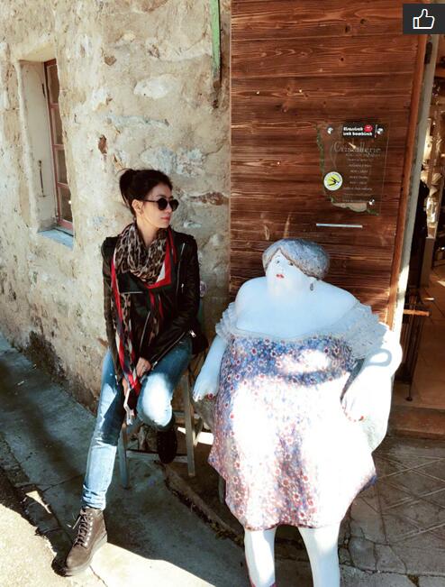 贾静雯晒出旅行照片 与修杰楷甜蜜满满