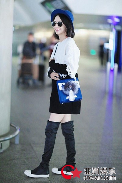 古装美人佟丽娅时髦起来，整条街都为她打电话！