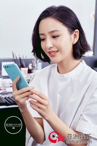 古装美人佟丽娅时髦起来，整条街都为她打电话！