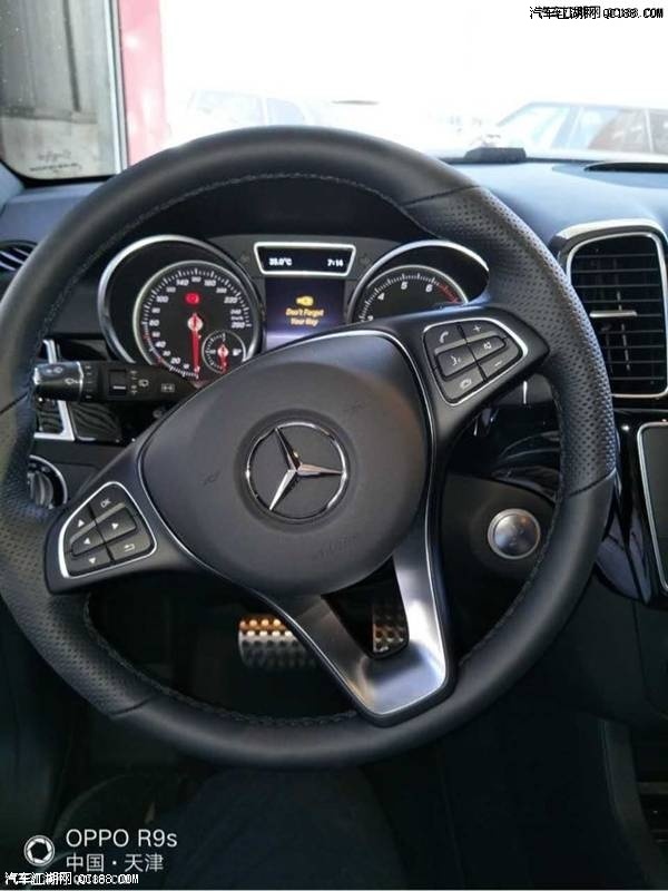 17款奔驰GLE400盲辅9速自动329马力评测