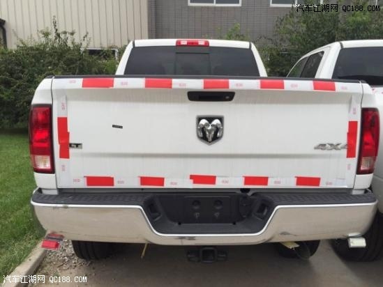 17款道奇公羊1500叛逆者四幅方向盘解析