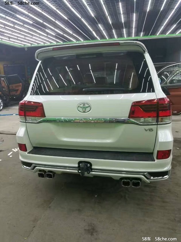 17款兰德酷路泽4000 港口促销现车配置