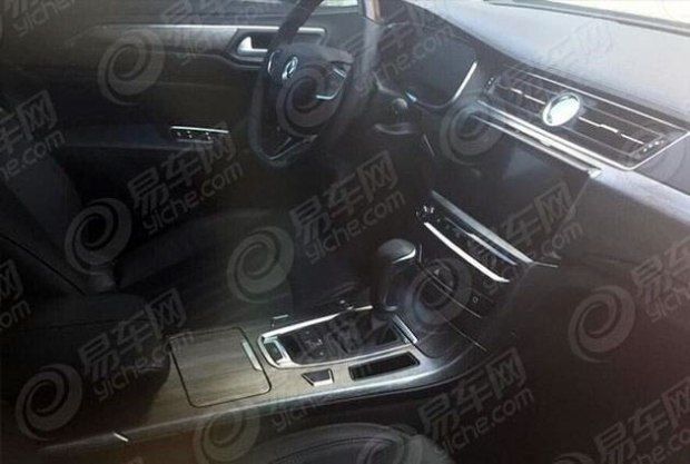 全液晶仪表盘 2018款东风A9路试谍照曝光