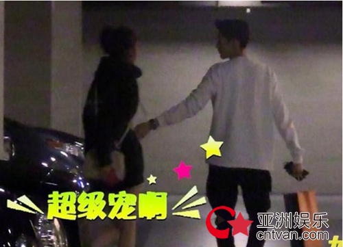 张翰深夜驾豪车接娜扎 甜蜜互动力破分手传闻！