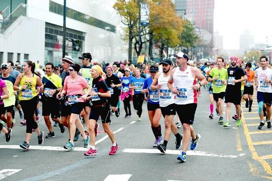 奋力领跑，享受欢聚 米凯罗啤酒为纽约马拉松带来轻盈生活方式