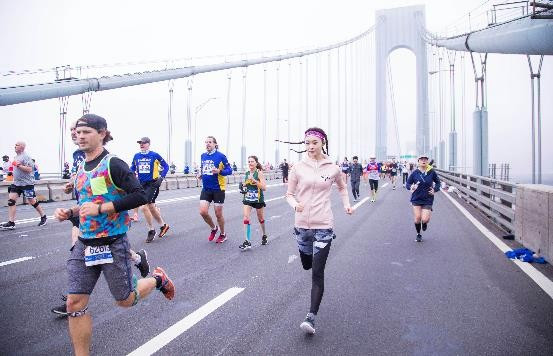 奋力领跑，享受欢聚 米凯罗啤酒为纽约马拉松带来轻盈生活方式