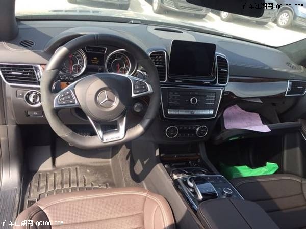 17款奔驰GLS63全景天窗哈曼卡顿音响解析