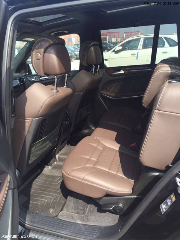 17款奔驰GLS63全景天窗哈曼卡顿音响解析