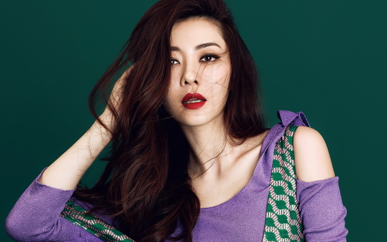 熊黛林被曝怀孕三个月 腹部隆起不敢大动作