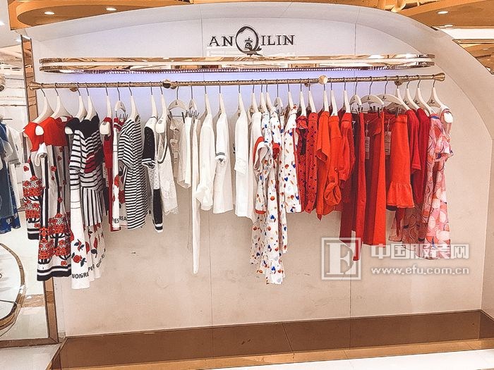 莎蕾国际20周年芳华正茂，三大品牌2018春夏系列大打风格“组合拳”