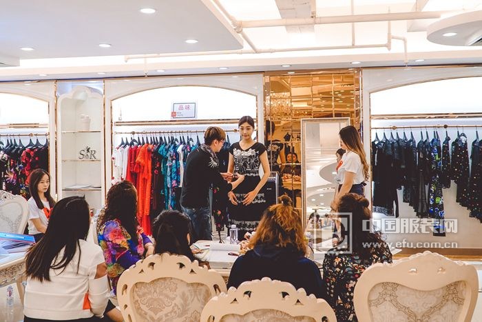 莎蕾国际20周年芳华正茂，三大品牌2018春夏系列大打风格“组合拳”