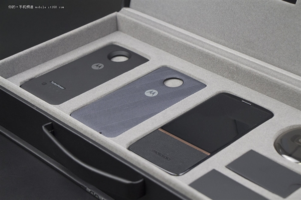 骁龙835旗舰Moto Z 2018赏析：不碎屏+模块化设计